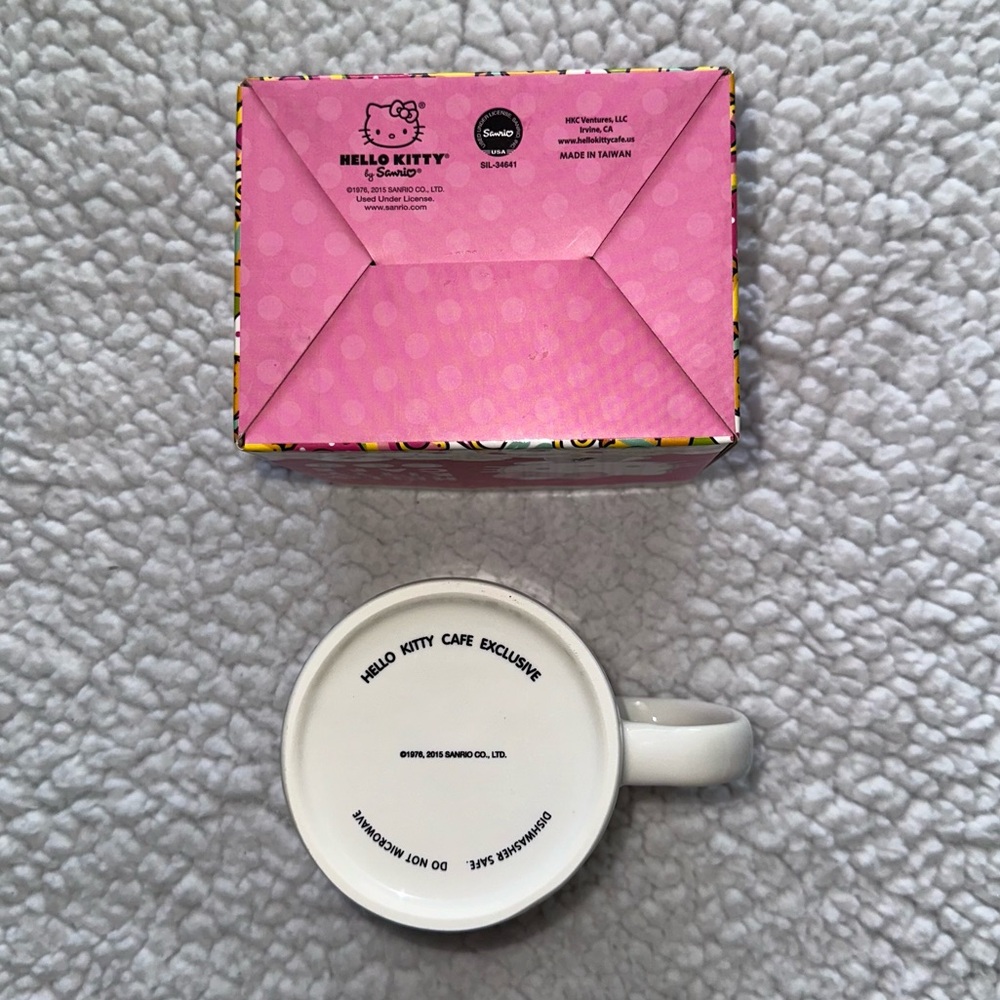 HELLO KITTY CAFE mug donuts graphics coffee tea cup donut graphic on inner base - Picture 5 of 11